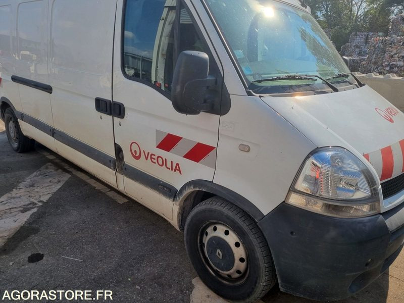 RENAULT MASTER FOURGON de 2005 - 253000 km (R3B246) - Furgon: 1 kép. RENAULT MASTER FOURGON de 2005 - 253000 km (R3B246) - Furgon: 1 kép.