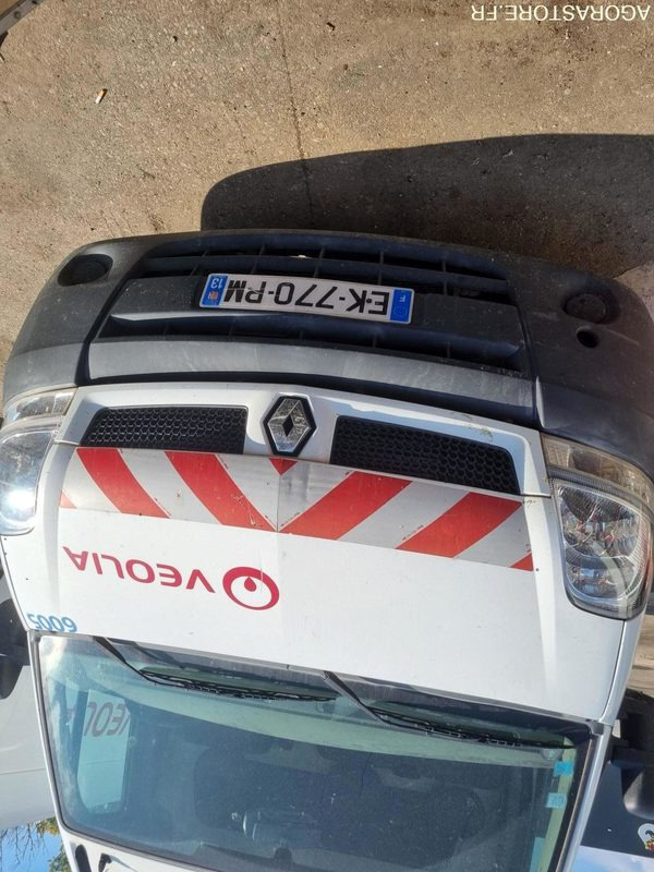 RENAULT MASTER FOURGON de 2005 - 253000 km (R3B246) - Furgon: 3 kép. RENAULT MASTER FOURGON de 2005 - 253000 km (R3B246) - Furgon: 3 kép.