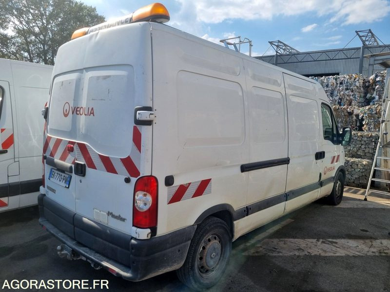 RENAULT MASTER FOURGON de 2005 - 253000 km (R3B246) - Furgon: 4 kép. RENAULT MASTER FOURGON de 2005 - 253000 km (R3B246) - Furgon: 4 kép.