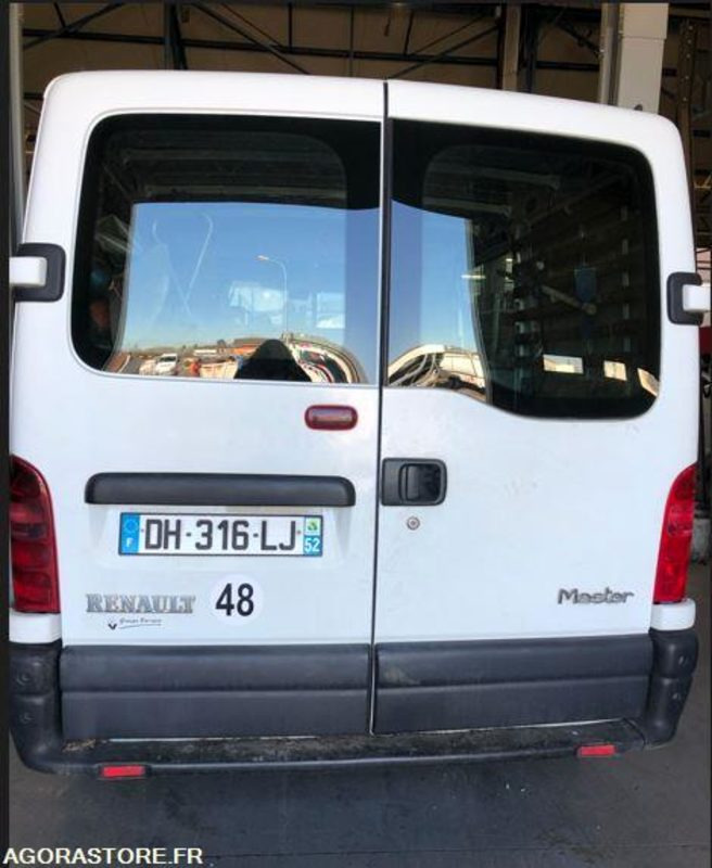 RENAULT MASTER - Furgon: 2 kép. RENAULT MASTER - Furgon: 2 kép.