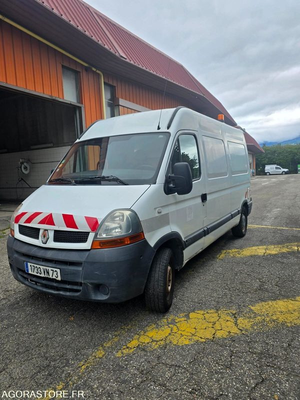 RENAULT MASTER - Furgon: 3 kép. RENAULT MASTER - Furgon: 3 kép.