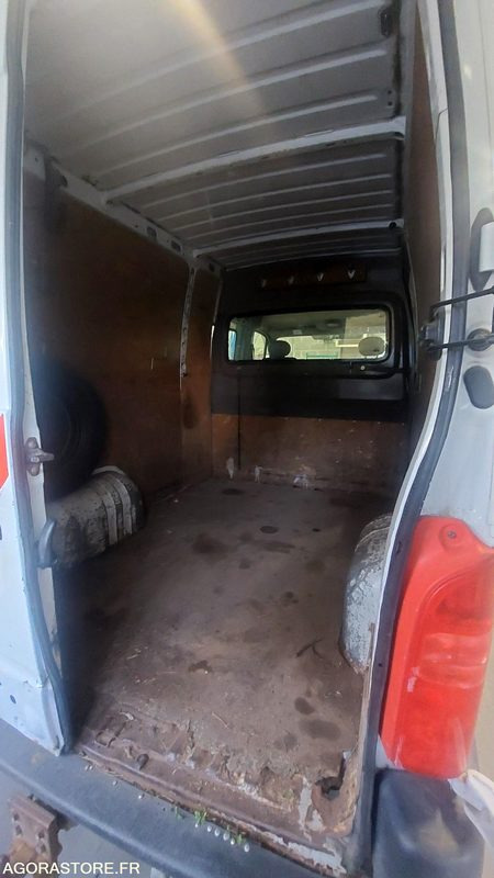 RENAULT MASTER II L2H2 94527 kms 1998 - Furgon: 4 kép. RENAULT MASTER II L2H2 94527 kms 1998 - Furgon: 4 kép.