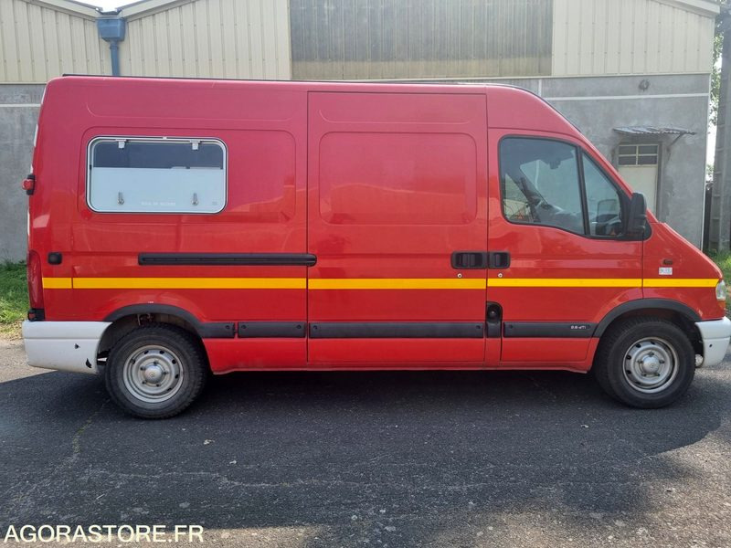 RENAULT MASTER L2H2 - CL 646 AB - 118636 Kms - Furgon: 4 kép. RENAULT MASTER L2H2 - CL 646 AB - 118636 Kms - Furgon: 4 kép.