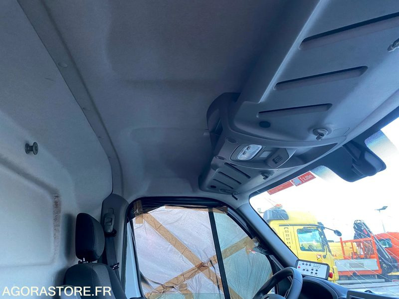 RENAULT MASTER NACELLE - Furgon: 4 kép. RENAULT MASTER NACELLE - Furgon: 4 kép.