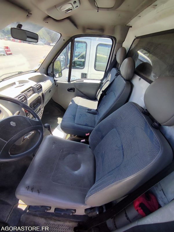 RENAULT MASTER diesel L1H2 II PHASE I -2.5 DCi - Furgon: 5 kép. RENAULT MASTER diesel L1H2 II PHASE I -2.5 DCi - Furgon: 5 kép.