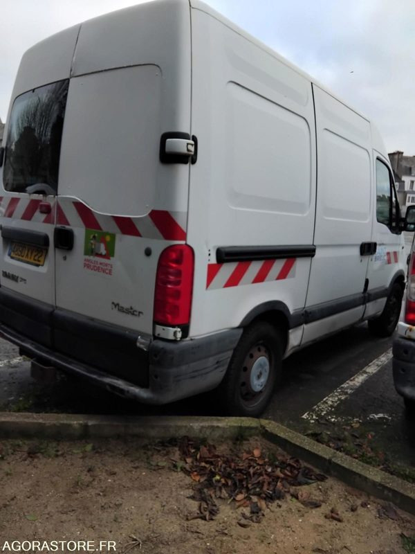 RENAULT MASTER diesel L1H2 II PHASE I -2.5 DCi - Furgon: 4 kép. RENAULT MASTER diesel L1H2 II PHASE I -2.5 DCi - Furgon: 4 kép.