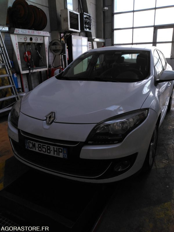 RENAULT MEGANE DIESEL - Autó: 1 kép. RENAULT MEGANE DIESEL - Autó: 1 kép.