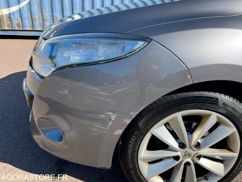 RENAULT MEGANE ESTATE XV DE FRANCE DCI 110 - Autó: 3 kép. RENAULT MEGANE ESTATE XV DE FRANCE DCI 110 - Autó: 3 kép.