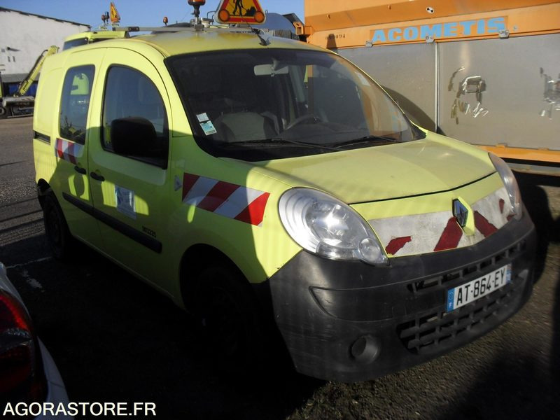 RENAULT NEW KANGOO UTILITAIRE - Kis furgon: 1 kép. RENAULT NEW KANGOO UTILITAIRE - Kis furgon: 1 kép.