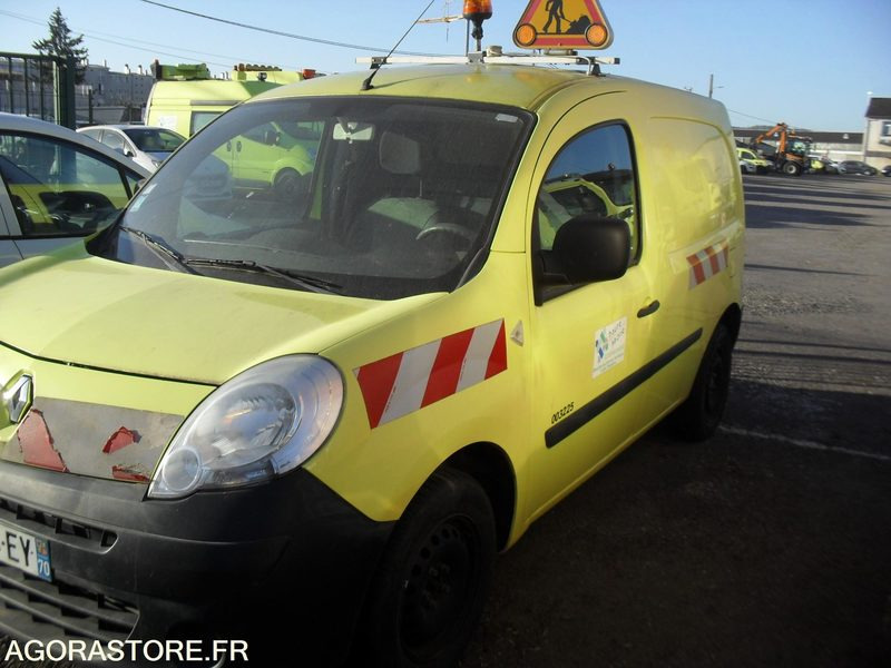 RENAULT NEW KANGOO UTILITAIRE - Kis furgon: 2 kép. RENAULT NEW KANGOO UTILITAIRE - Kis furgon: 2 kép.
