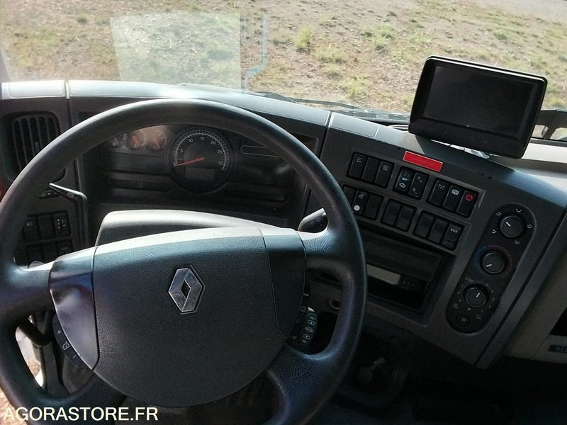 RENAULT PREMIUM 380-26 / 2010 / 475 190 km - Alvaz teherautó: 4 kép. RENAULT PREMIUM 380-26 / 2010 / 475 190 km - Alvaz teherautó: 4 kép.