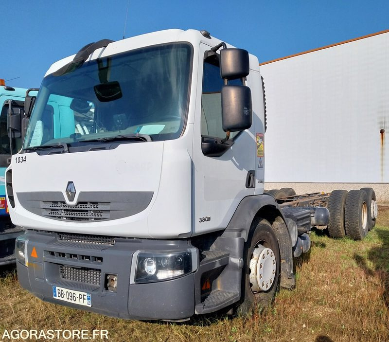 RENAULT PREMIUM 380-26 / 2010 / 475 190 km - Alvaz teherautó: 1 kép. RENAULT PREMIUM 380-26 / 2010 / 475 190 km - Alvaz teherautó: 1 kép.