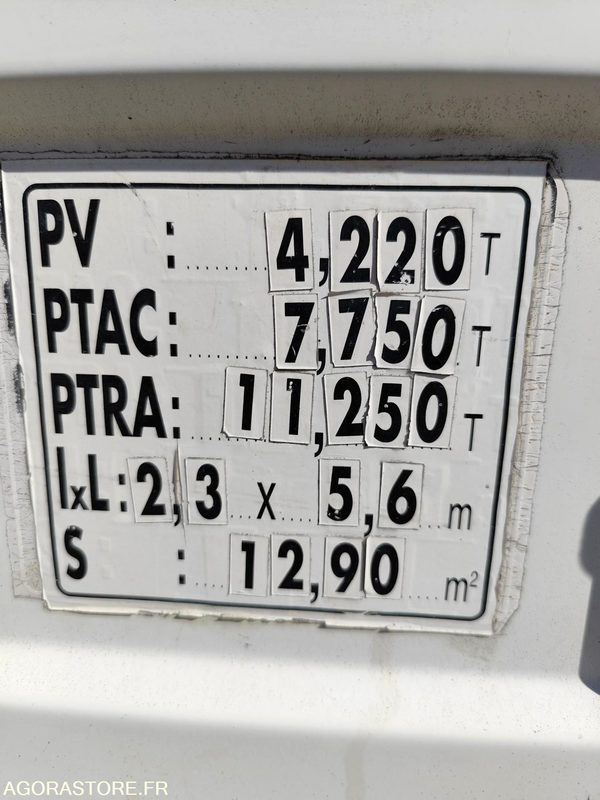 RENAULT S120 CAMION BENNE 1994 144 599 KMS BON ETAT - Billenőplatós kisteherautó: 4 kép. RENAULT S120 CAMION BENNE 1994 144 599 KMS BON ETAT - Billenőplatós kisteherautó: 4 kép.