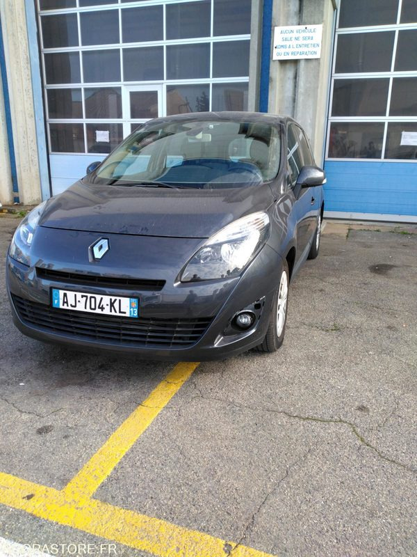 RENAULT SCENIC 1.9 DIESEL - Autó: 4 kép. RENAULT SCENIC 1.9 DIESEL - Autó: 4 kép.