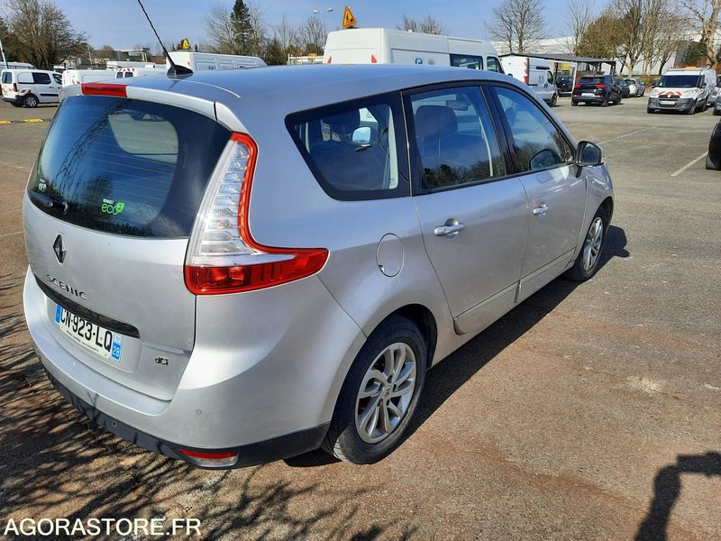 RENAULT SCENIC - 2012 - CN923LQ - Autó: 4 kép. RENAULT SCENIC - 2012 - CN923LQ - Autó: 4 kép.