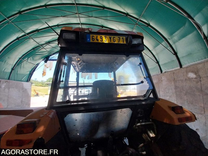 RENAULT TRACTEUR ERGOS446 - Traktor: 5 kép. RENAULT TRACTEUR ERGOS446 - Traktor: 5 kép.