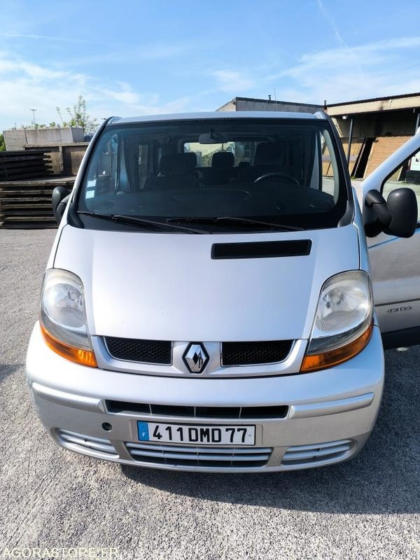 RENAULT TRAFIC 2004 - 152227KM - Minibusz, Kisbusz: 1 kép. RENAULT TRAFIC 2004 - 152227KM - Minibusz, Kisbusz: 1 kép.