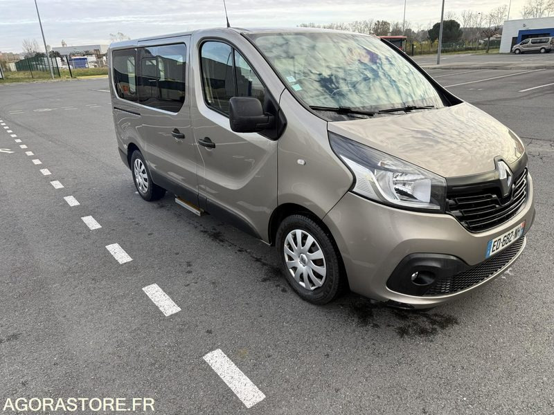 RENAULT TRAFIC - 2016 - 229166km - ED-682-NH - Minibusz, Kisbusz: 2 kép. RENAULT TRAFIC - 2016 - 229166km - ED-682-NH - Minibusz, Kisbusz: 2 kép.