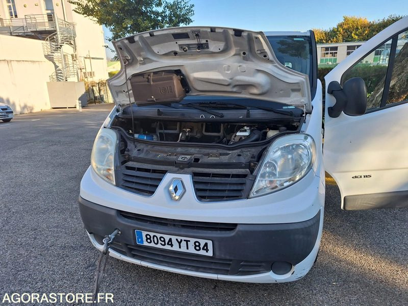 RENAULT TRAFIC - Minibusz, Kisbusz: 2 kép. RENAULT TRAFIC - Minibusz, Kisbusz: 2 kép.