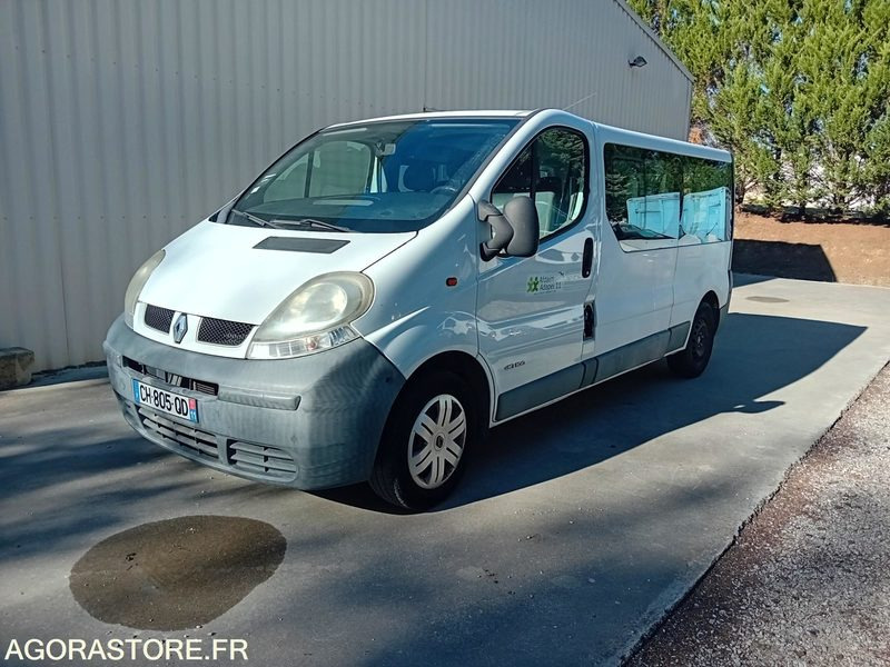 RENAULT TRAFIC VP DCI 100 TPMR - 134000km - 2006 - Furgon: 1 kép. RENAULT TRAFIC VP DCI 100 TPMR - 134000km - 2006 - Furgon: 1 kép.