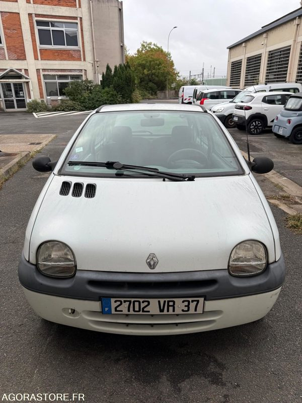 RENAULT TWINGO GPL / ESSENCE - Autó: 5 kép. RENAULT TWINGO GPL / ESSENCE - Autó: 5 kép.