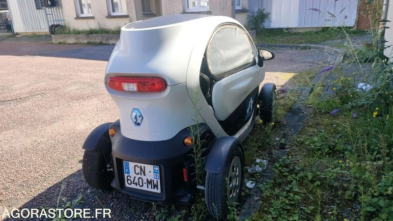 RENAULT TWIZY - 2012 - 6410 KM - ATV/ Quad: 2 kép. RENAULT TWIZY - 2012 - 6410 KM - ATV/ Quad: 2 kép.