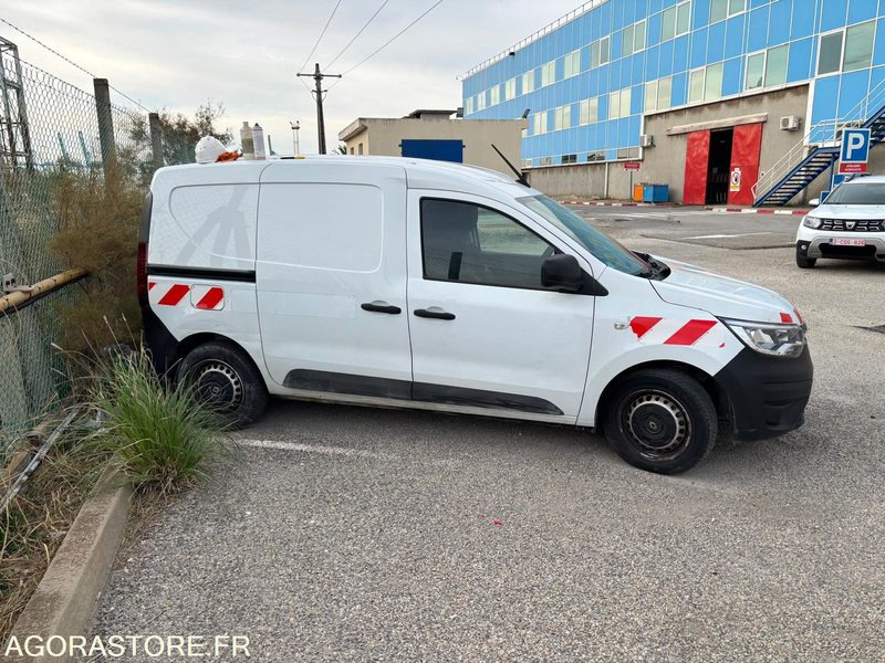 RENAULT VAN EXPRESS CONFORT 1.5 dCi S&S 95cv - 2021 / 92500 KM - Kis furgon: 1 kép. RENAULT VAN EXPRESS CONFORT 1.5 dCi S&S 95cv - 2021 / 92500 KM - Kis furgon: 1 kép.