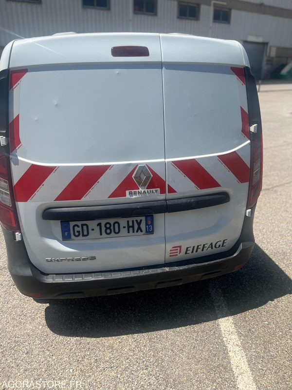 RENAULT VAN EXPRESS CONFORT 1.5 dCi S&S 95cv - 2021 / 92500 KM - Kis furgon: 3 kép. RENAULT VAN EXPRESS CONFORT 1.5 dCi S&S 95cv - 2021 / 92500 KM - Kis furgon: 3 kép.