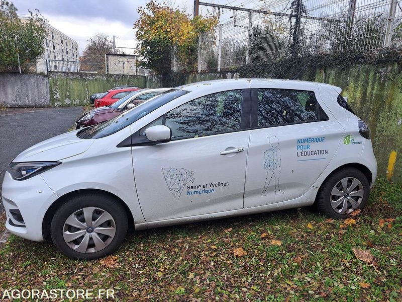 RENAULT - ZOE - 2019 - 41 000KM - Autó: 2 kép. RENAULT - ZOE - 2019 - 41 000KM - Autó: 2 kép.