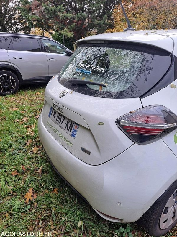 RENAULT - ZOE - 2019 - 41 000KM - Autó: 4 kép. RENAULT - ZOE - 2019 - 41 000KM - Autó: 4 kép.