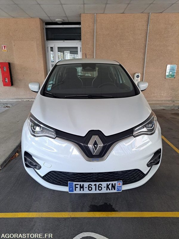 RENAULT - ZOE - 2019 - 65 000 KM - Autó: 1 kép. RENAULT - ZOE - 2019 - 65 000 KM - Autó: 1 kép.