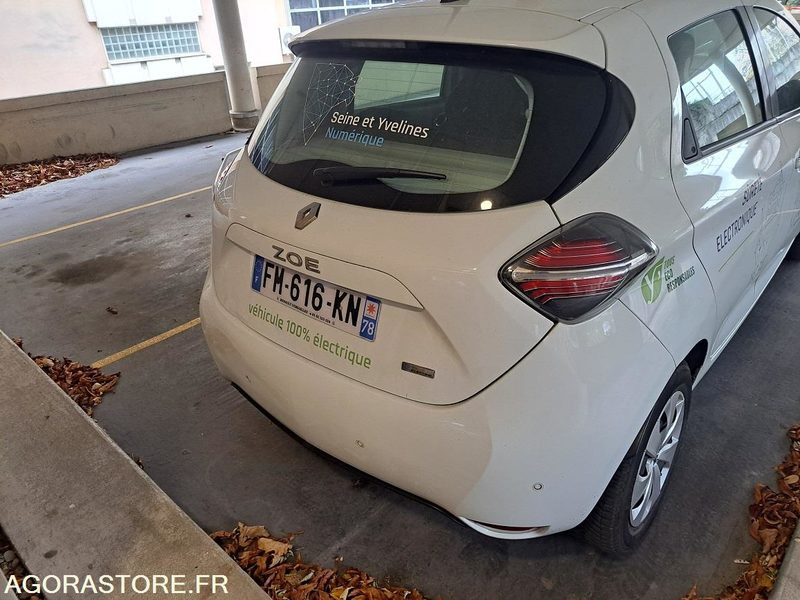 RENAULT - ZOE - 2019 - 65 000 KM - Autó: 2 kép. RENAULT - ZOE - 2019 - 65 000 KM - Autó: 2 kép.