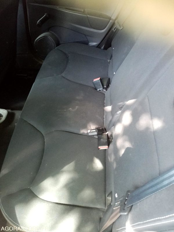 Autó REnault  Clio IV - 1.5 L Diesel - 276 000km: 9 kép.