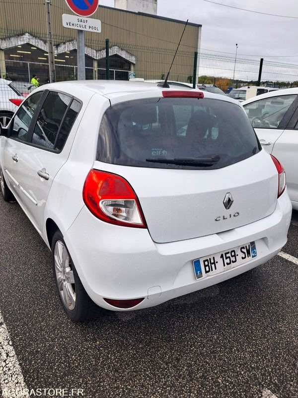 Renault CLIO 3 -2011 - Autó: 2 kép. Renault CLIO 3 -2011 - Autó: 2 kép.
