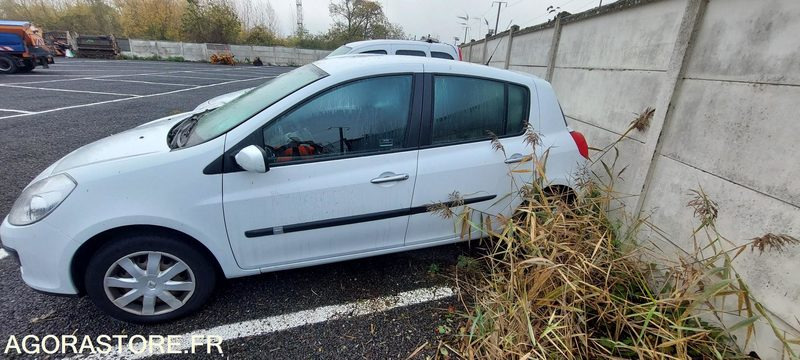 Renault Clio - 2008 - Autó: 2 kép. Renault Clio - 2008 - Autó: 2 kép.