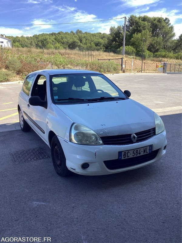 Renault Clio - 2010 - 206955kms (P0402649) - Autó: 1 kép. Renault Clio - 2010 - 206955kms (P0402649) - Autó: 1 kép.