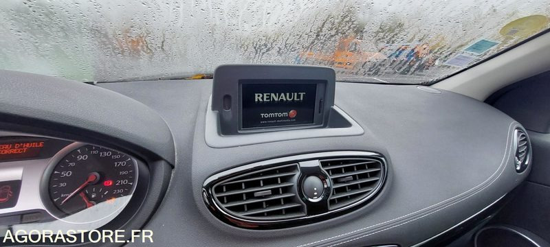 Renault Clio - 2011 - Autó: 5 kép. Renault Clio - 2011 - Autó: 5 kép.