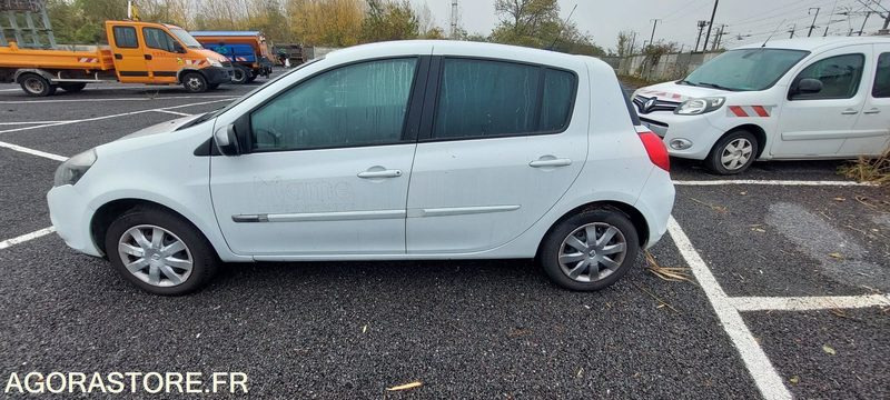 Renault Clio - 2011 - Autó: 3 kép. Renault Clio - 2011 - Autó: 3 kép.