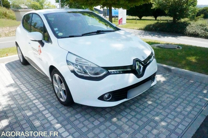 Renault Clio 4 124964 kms 2013 - Autó: 4 kép. Renault Clio 4 124964 kms 2013 - Autó: 4 kép.
