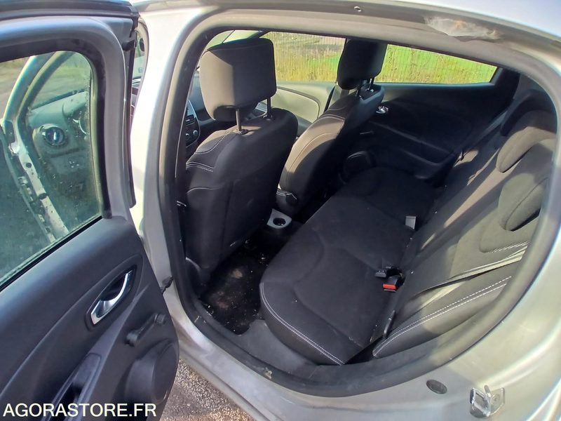 Renault Clio IV – Diesel – 2016-213 584 km - Autó: 4 kép. Renault Clio IV – Diesel – 2016-213 584 km - Autó: 4 kép.