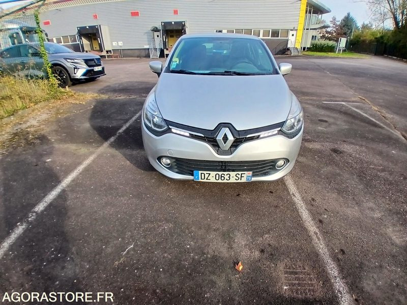 Renault Clio IV – Diesel – 2016-213 584 km - Autó: 1 kép. Renault Clio IV – Diesel – 2016-213 584 km - Autó: 1 kép.
