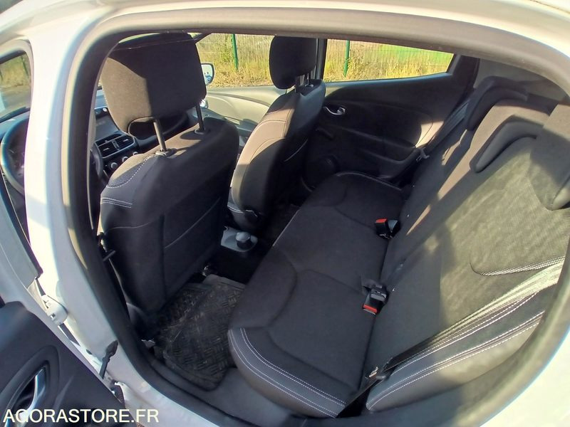 Renault Clio IV – Diesel – 2016-214 290 km - Autó: 4 kép. Renault Clio IV – Diesel – 2016-214 290 km - Autó: 4 kép.