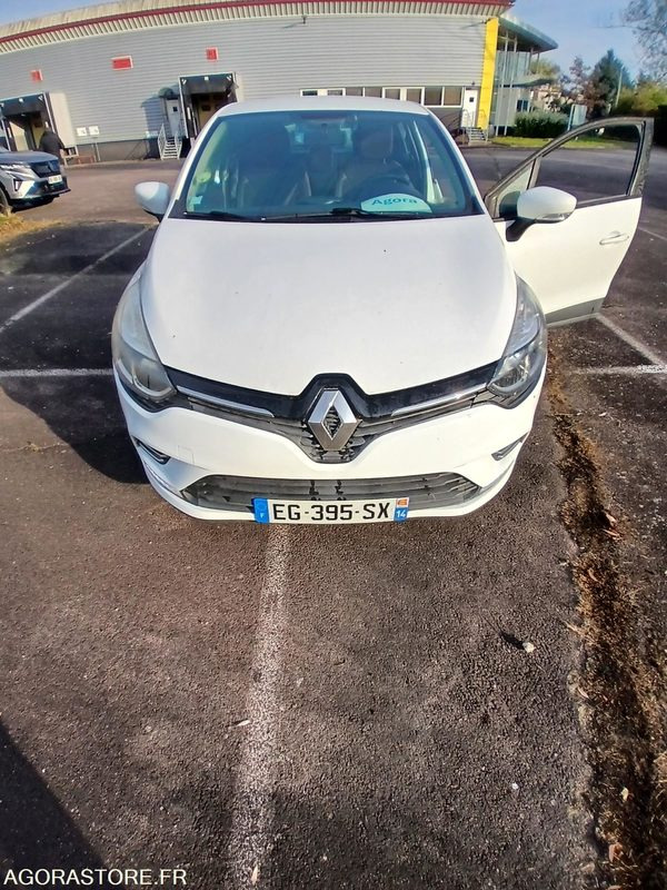 Renault Clio IV – Diesel – 2016-214 290 km - Autó: 1 kép. Renault Clio IV – Diesel – 2016-214 290 km - Autó: 1 kép.