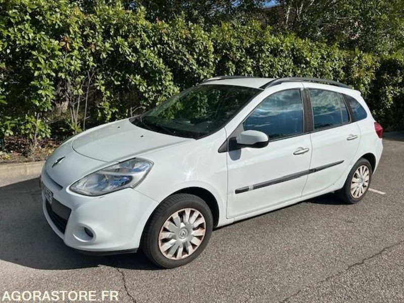Renault Clio break 100600kms 2010 - Kombi: 1 kép. Renault Clio break 100600kms 2010 - Kombi: 1 kép.