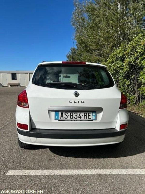 Renault Clio break 100600kms 2010 - Kombi: 4 kép. Renault Clio break 100600kms 2010 - Kombi: 4 kép.