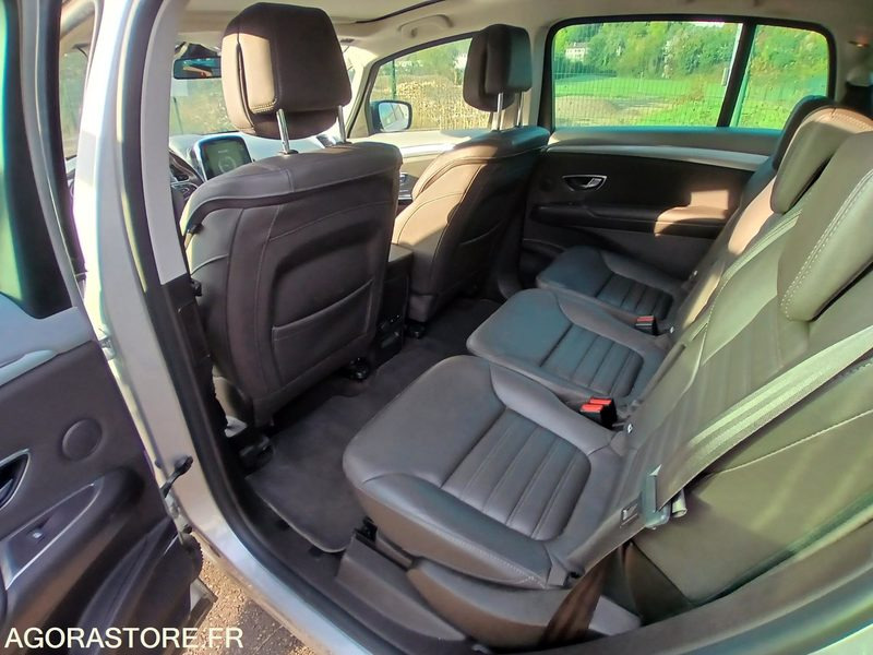 Renault Espace – Diesel – 2019-228 763 km - Autó: 4 kép. Renault Espace – Diesel – 2019-228 763 km - Autó: 4 kép.