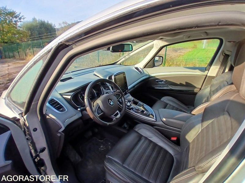 Renault Espace – Diesel – 2019-228 763 km - Autó: 3 kép. Renault Espace – Diesel – 2019-228 763 km - Autó: 3 kép.