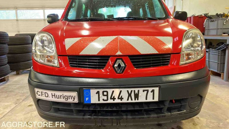 Renault - Kangoo - 2004 - 175592KMS - 1944XW71 - Kis furgon: 2 kép. Renault - Kangoo - 2004 - 175592KMS - 1944XW71 - Kis furgon: 2 kép.