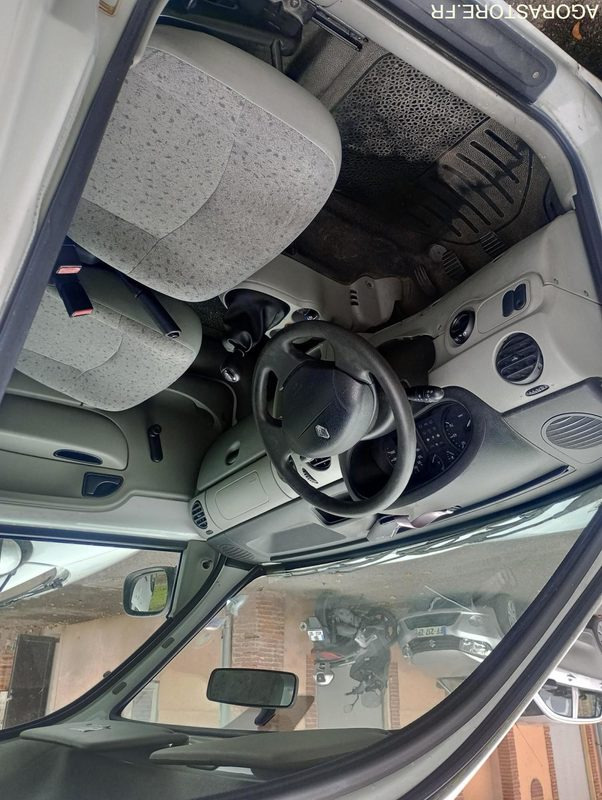 Renault Kangoo 2004 62013 kms - Kis furgon: 3 kép. Renault Kangoo 2004 62013 kms - Kis furgon: 3 kép.