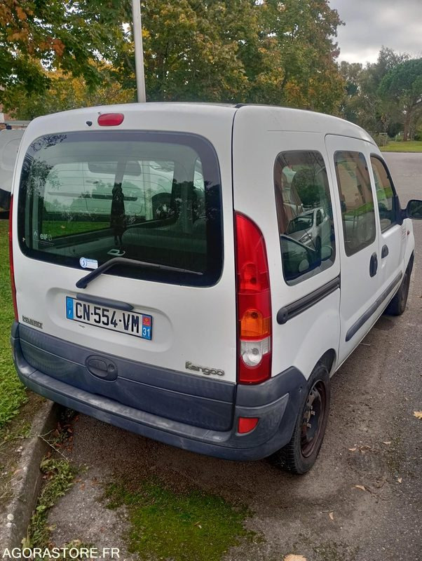 Renault Kangoo 2004 62013 kms - Kis furgon: 2 kép. Renault Kangoo 2004 62013 kms - Kis furgon: 2 kép.